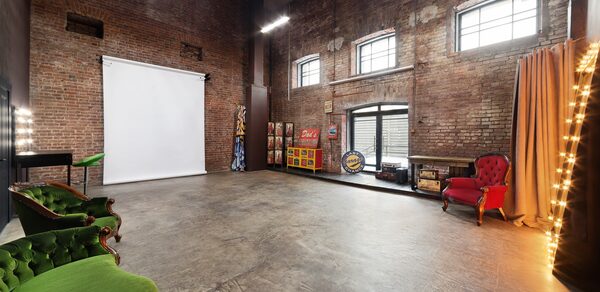 Apriori Photo Коричневый лофт с верандой