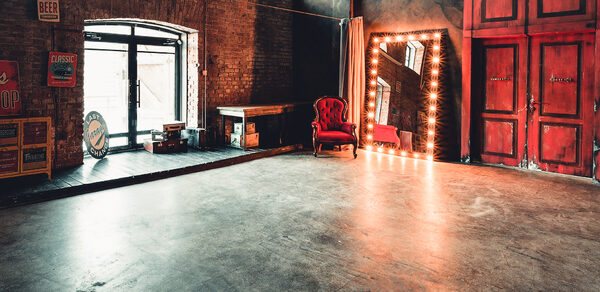 Apriori Photo Коричневый лофт с верандой