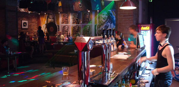  Andy Bar. Лофт-караоке для вечеринок 