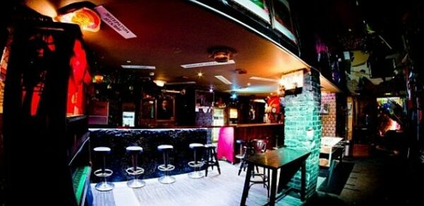 Пространство «Freedom» Атмосферный лофт-бар в центре СПб