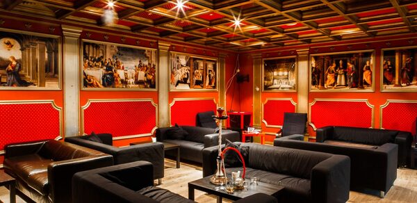 Лаундж-лофт с барной стойкой