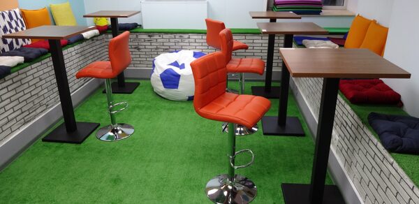 Лофт с пуфами на Спортивной