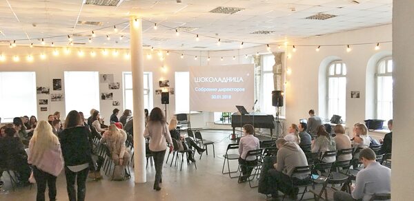 Лофт Фарфор. Торжественный лофт с роялем