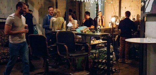 Mazel Tov Studio Двухэтажный лофт-бар