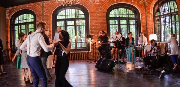 БАХРУШИНЪ LOFT. Лофт с арочными окнами 