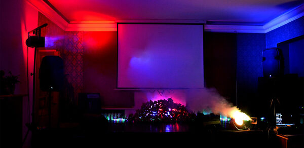 Лофт с концертной площадкой