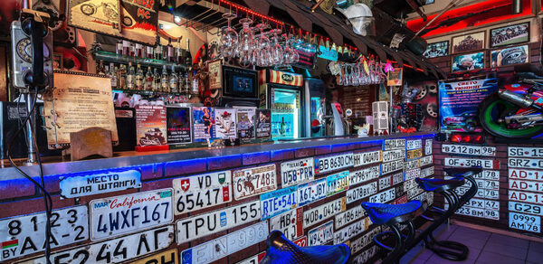 Брутальный лофт с барной стойкой