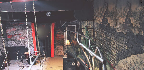 Брутальный лофт с барной стойкой