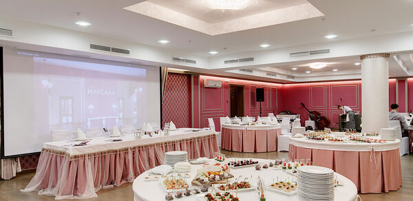 Банкетный зал с террасой