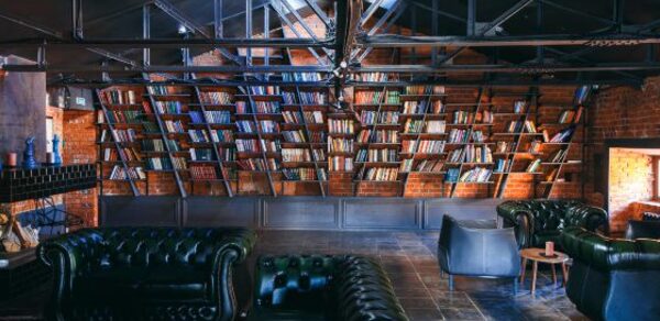 Deworkacy Красный Октябрь Лофт-библиотека с камином 