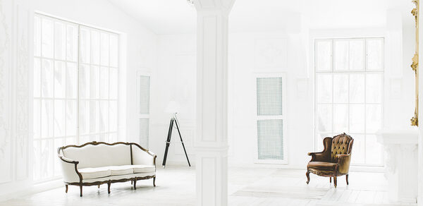 The Museum Studio Белый классический лофт с камином