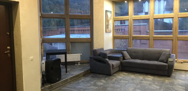 Загородный дом с камином 