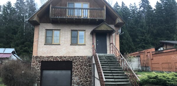 Загородный дом с камином 