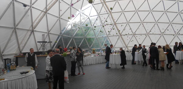 Терраса в волшебном саду