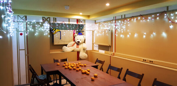 Лаунж-зона для дней рождений, встреч с друзьями и праздников