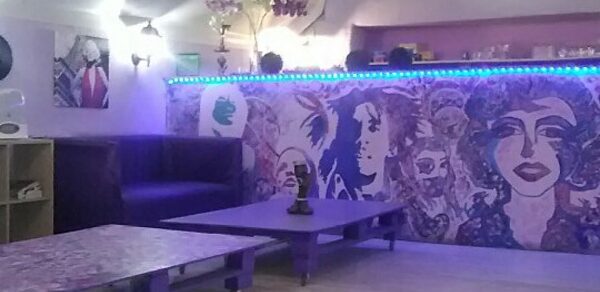 Лофт с 6-ти метровой барной стойкой