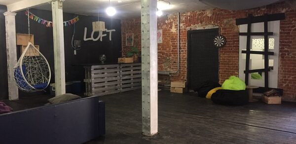 Brick House WHITE Лофт с качелями 