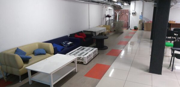 Brick House WHITE Лофт с большим экраном 