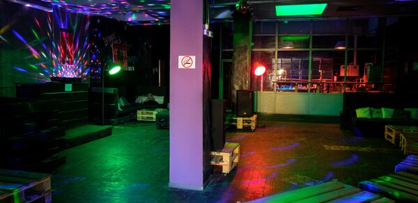 Фотостудия WhitePlace. Лофт-кальянная 