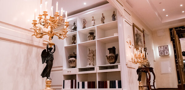 Арт-лофт в стиле классицизм