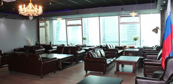 Romantic Stream Зал с панорамными окнами 