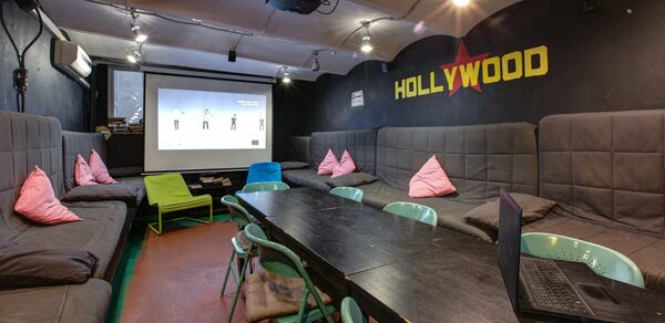 CheckPoint Небольшой кино-лофт