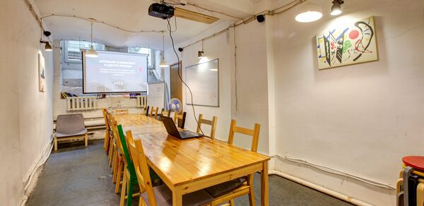 CheckPoint Светлый зал в анти-кафе 