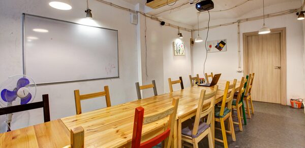 CheckPoint Светлый зал в анти-кафе 