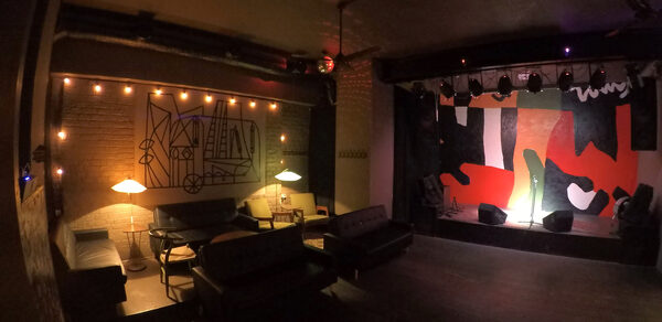 Лофт-бар со сценой