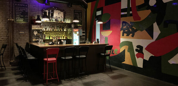 Лофт-бар со сценой