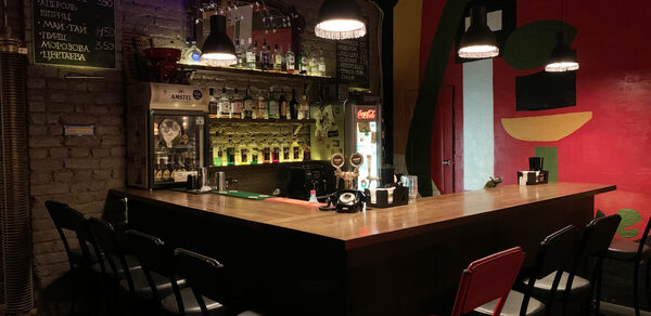 Лофт-бар со сценой