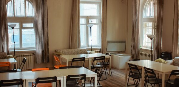 Персиковый зал с пианино