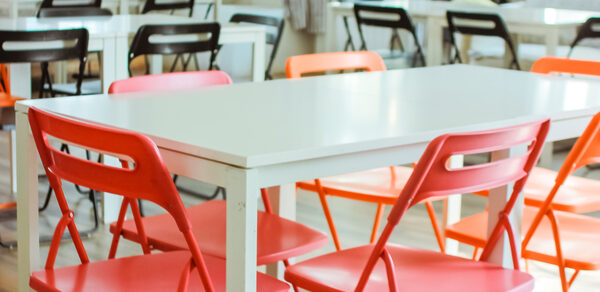 Персиковый зал с пианино