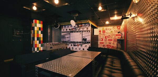 Tesla Lounge Мини-лофт с настольным футболом