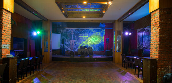 Лофт со сценой 