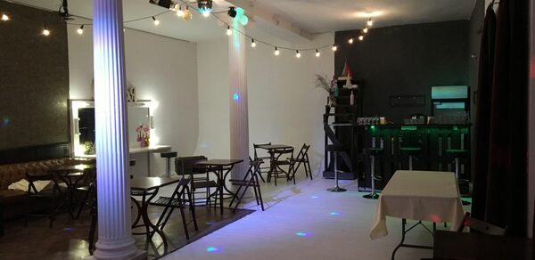 Лофт Фарфор. Стильный лофт с колоннами 