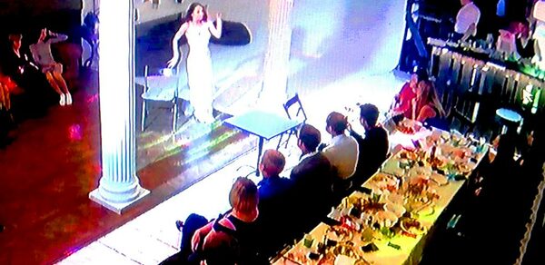 Лофт Фарфор. Стильный лофт с колоннами 