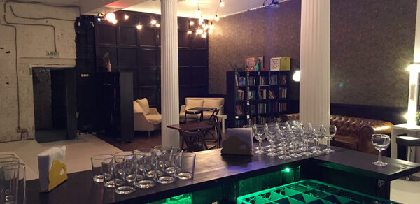 Лофт Фарфор. Стильный лофт с колоннами 