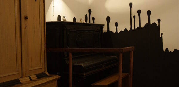 Небольшая уютная площадка с кальянами