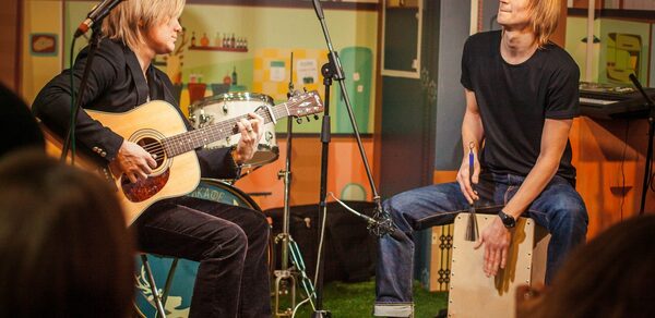 Зал со сценой в анти-кафе