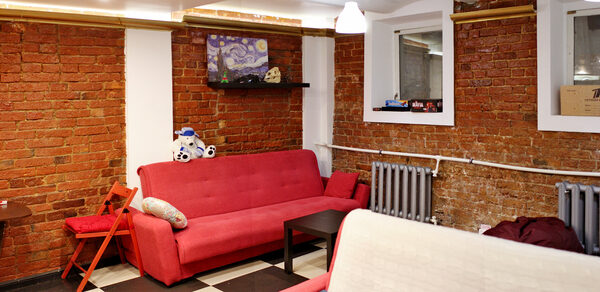 Зал с кино и играми