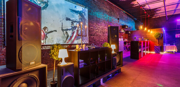 Loft blackout (Лофт блэкаут). Просторный лофт