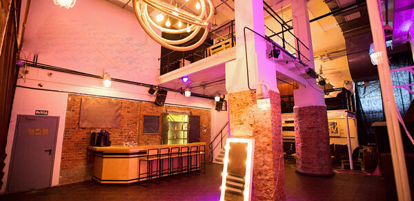 Лофт Аил Трёхуровневый кирпичный лофт