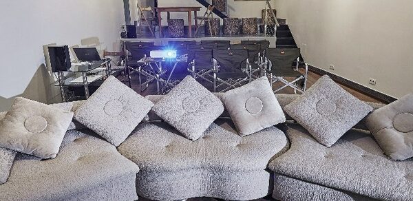 Custos Hotels Универсальная площадка с медиа-оборудованием