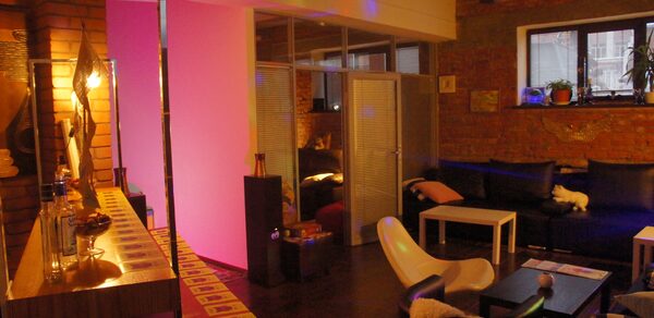 Уютный кинотеатр на 80 человек