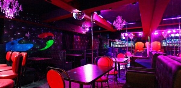 Лофт с сауной и барной стойкой