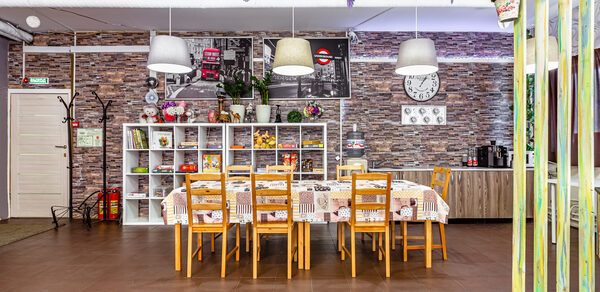 Яркое пространство для отдыха и вечеринок