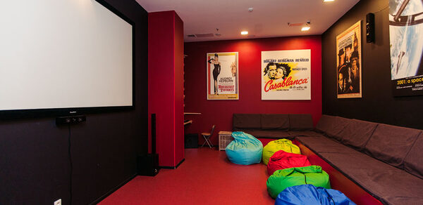 Пространство анти-кафе на Василеостровской