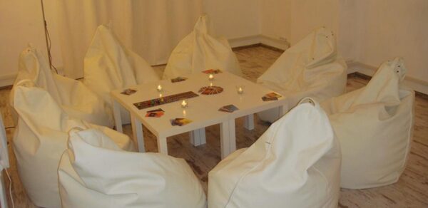 Белая комната