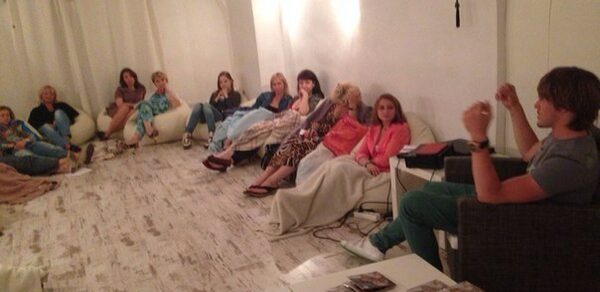 Белая комната